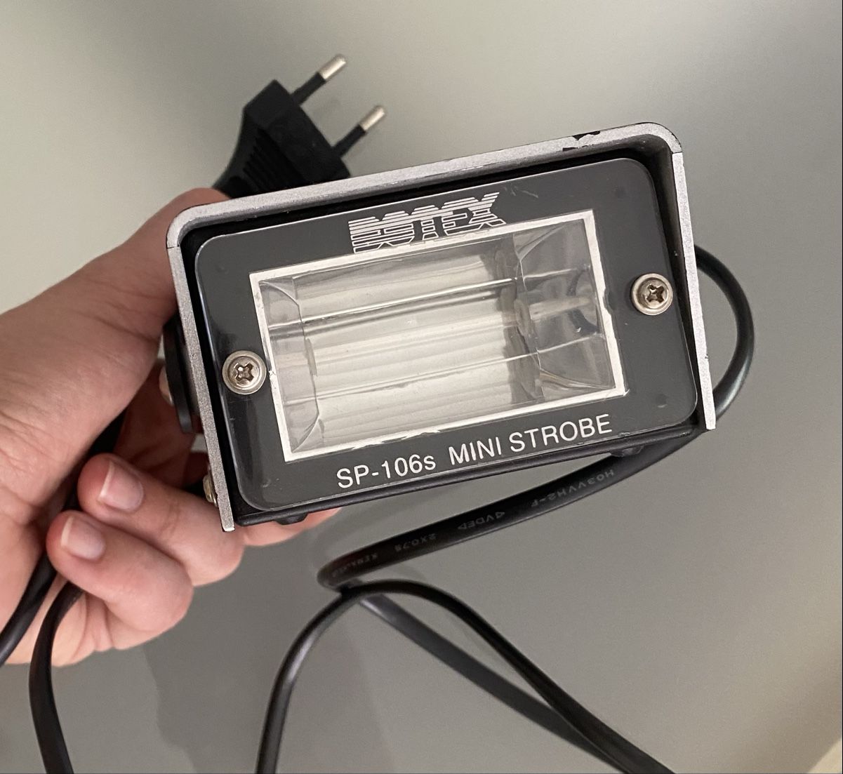 Lampade: Lampada stroboscopica mini SP-106s usata, perfetta per feste – Usato da Mezzovico venduto da AnGy-AnGy