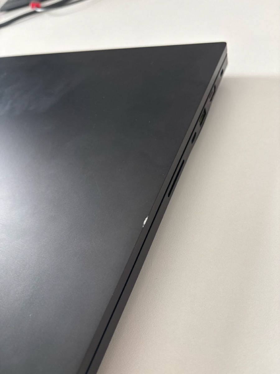 Razer Notebook: Razer Blade 18 – Usato da Basel venduto da lau_vr2d 4