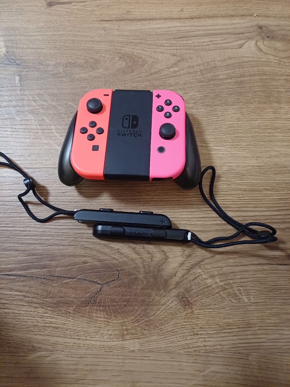 Nintendo Konsolen: Nintendo Switch Joy-Con Controller Set Neon Pink/Neon Red – Gebraucht aus oftringen von napoli84