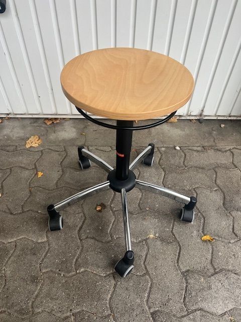 Sgabelli: Drehhocker ASSISTENT mit Rollen Sitz Buche (Firma Lotz) – Nuovo (secondo la descrizione) da Neuenhof venduto da Sandy2006