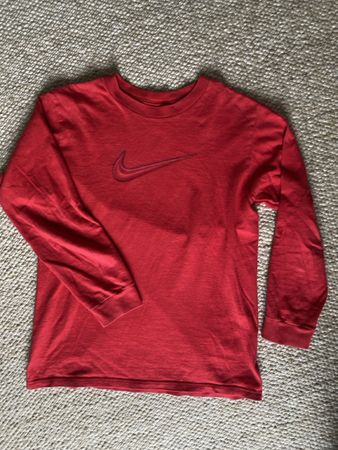 Rotes Nike Langarmshirt, Gr. M, Top Zustand für den Herbst!