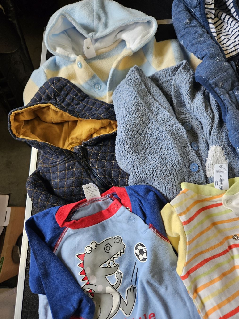 Lotti & Set di vestiti: kleider packet spätsommer/herbst 62/68 junge – Usato da Bibern SO venduto da speikyta23 1