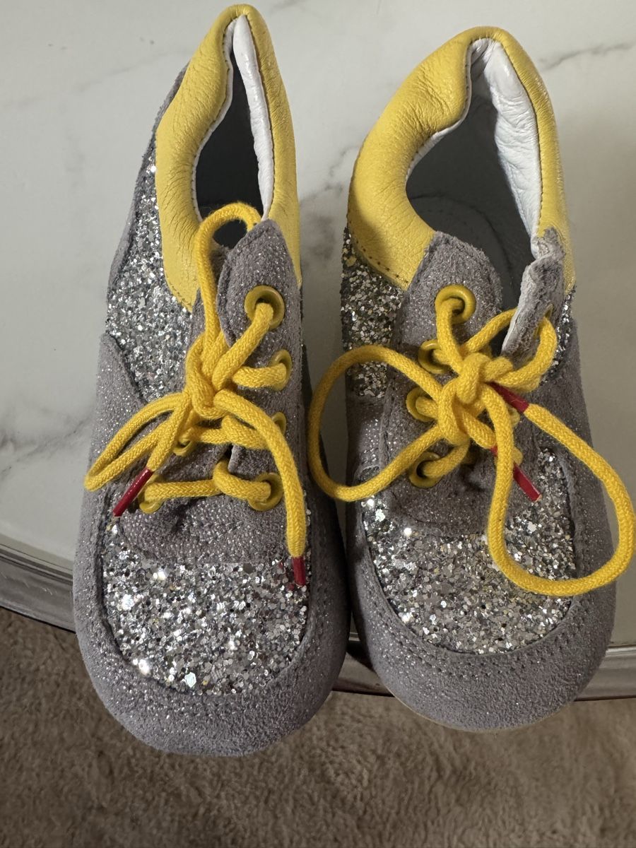 Scarpe per ragazzi: Kinderschuhe Grösse 21 – Nuovo (secondo la descrizione) da Belp venduto da Secondhand11