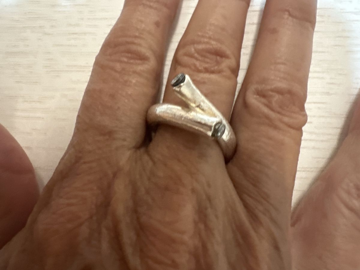 Anelli: Handmade Ring aus Silber mit Zirkonia – Nuovo e nell'imballaggio originale da Niederglatt ZH venduto da Silberschmuck-design 2
