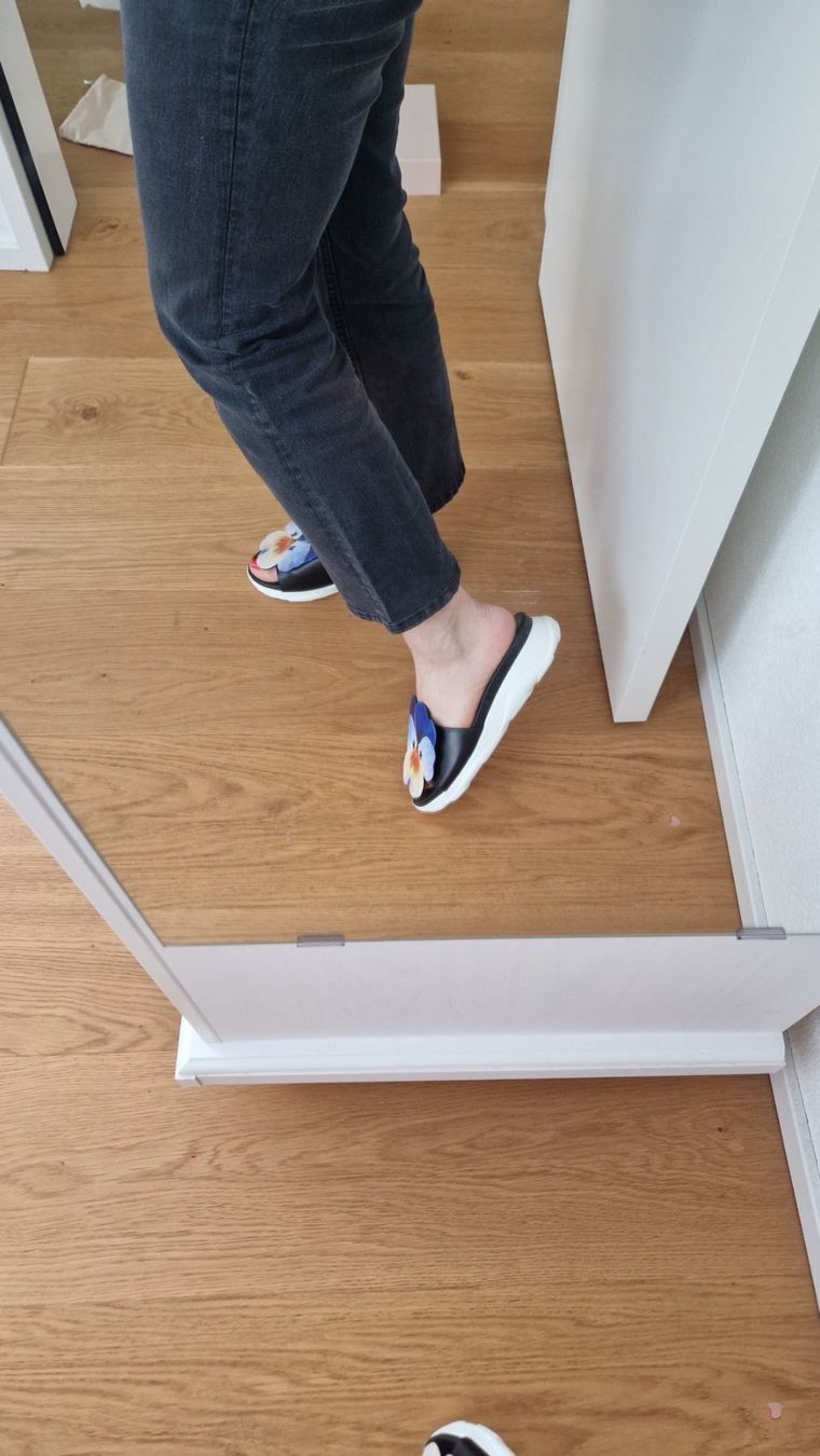 Scarpe da donna: Christopher Kane Slides Platform Blume Leder Gr. 38 – Nuovo e nell'imballaggio originale da Erlinsbach SO venduto da ULIKH 4