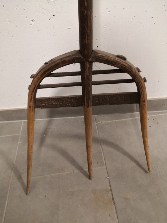 Ancienne fourche avec patte fixation dynamo de vélo Terrot pour roue