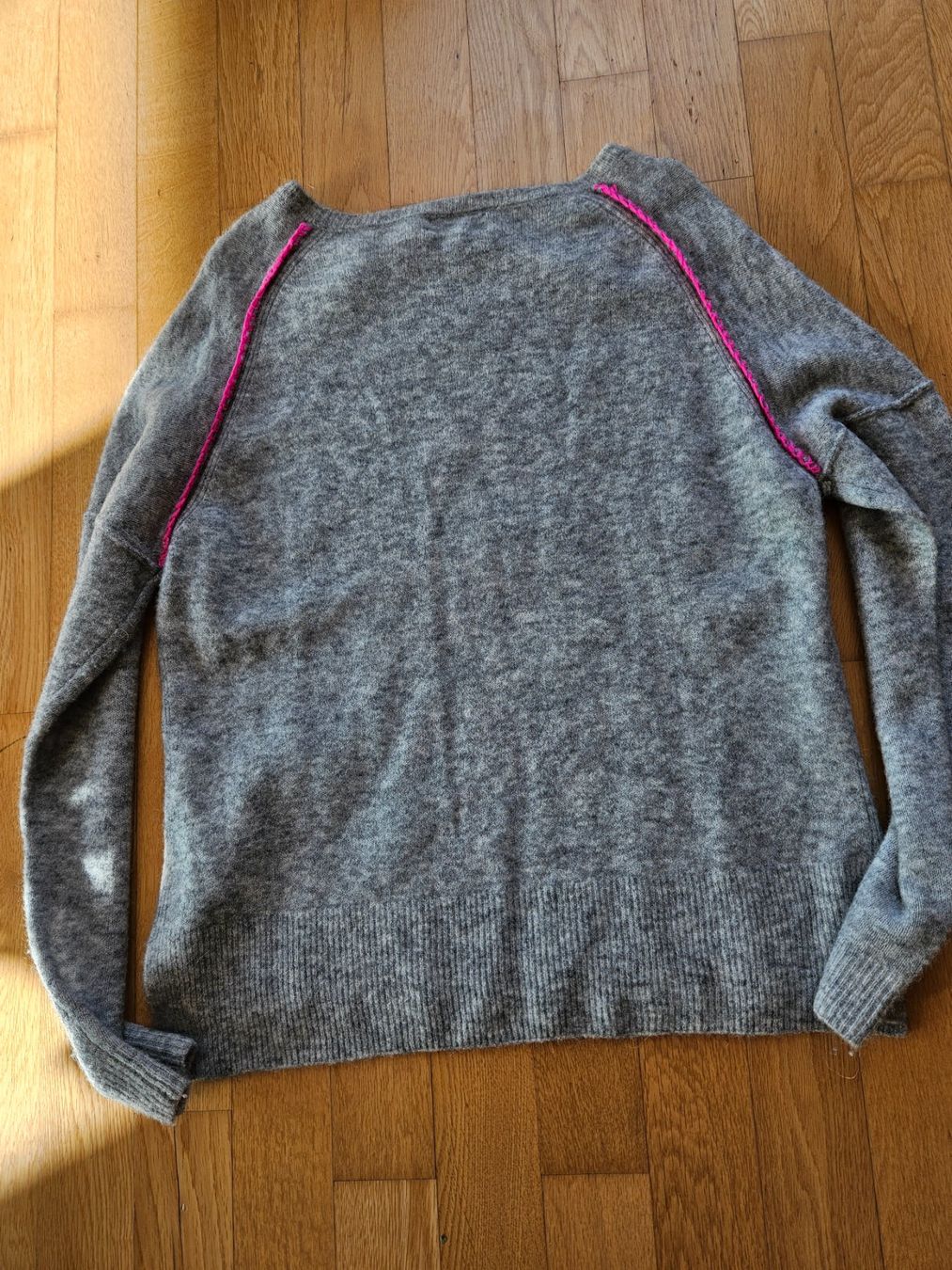 Grace Maglioni & Felpe: Neuwertiger GRACE Statement Wollpullover Gr. XS  Grau/Pink – Nuovo (secondo la descrizione) da Bolligen venduto da SwissDutchy_1973 2