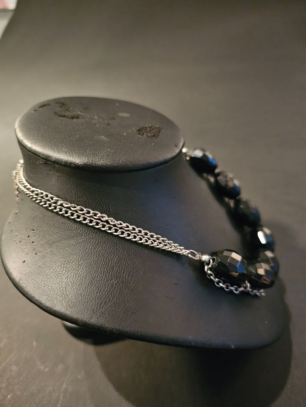 Catenine: Collier Perles noires à facettes et chaîne double Argentée – Usato da Basel venduto da Paloma6261 2