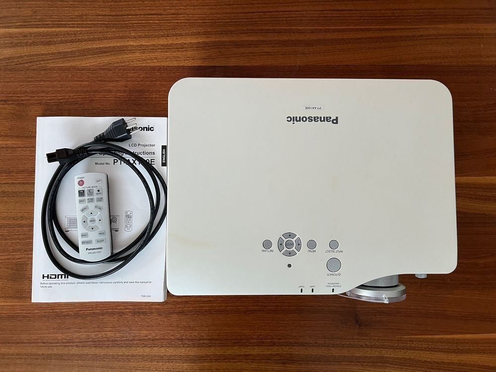 Panasonic Proiettori: Panasonic PT-AX100E Beamer 900Std. – Usato da Zürich venduto da She10 1