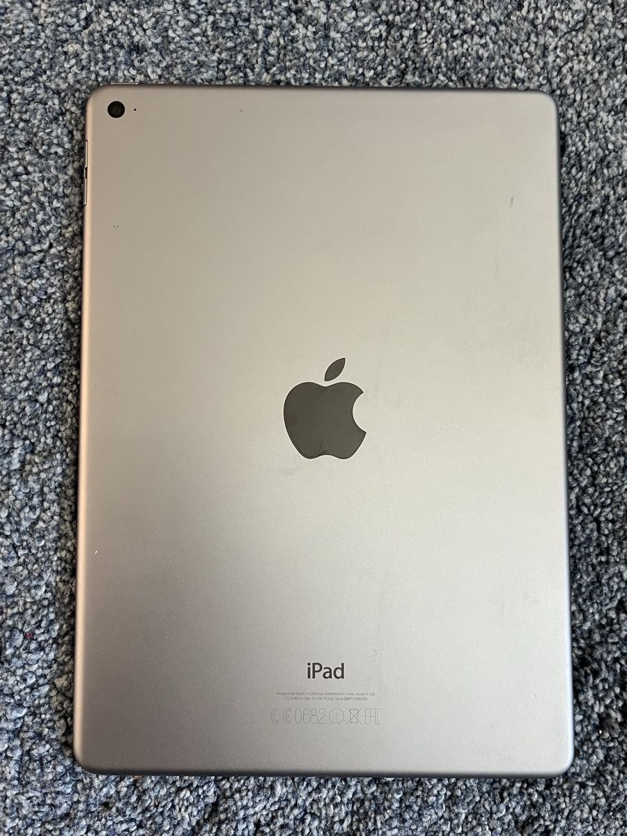 Apple Tablet PC: Apple iPad Air 2, Top Zustand – Gebraucht aus Wettingen von flo_vst7 1
