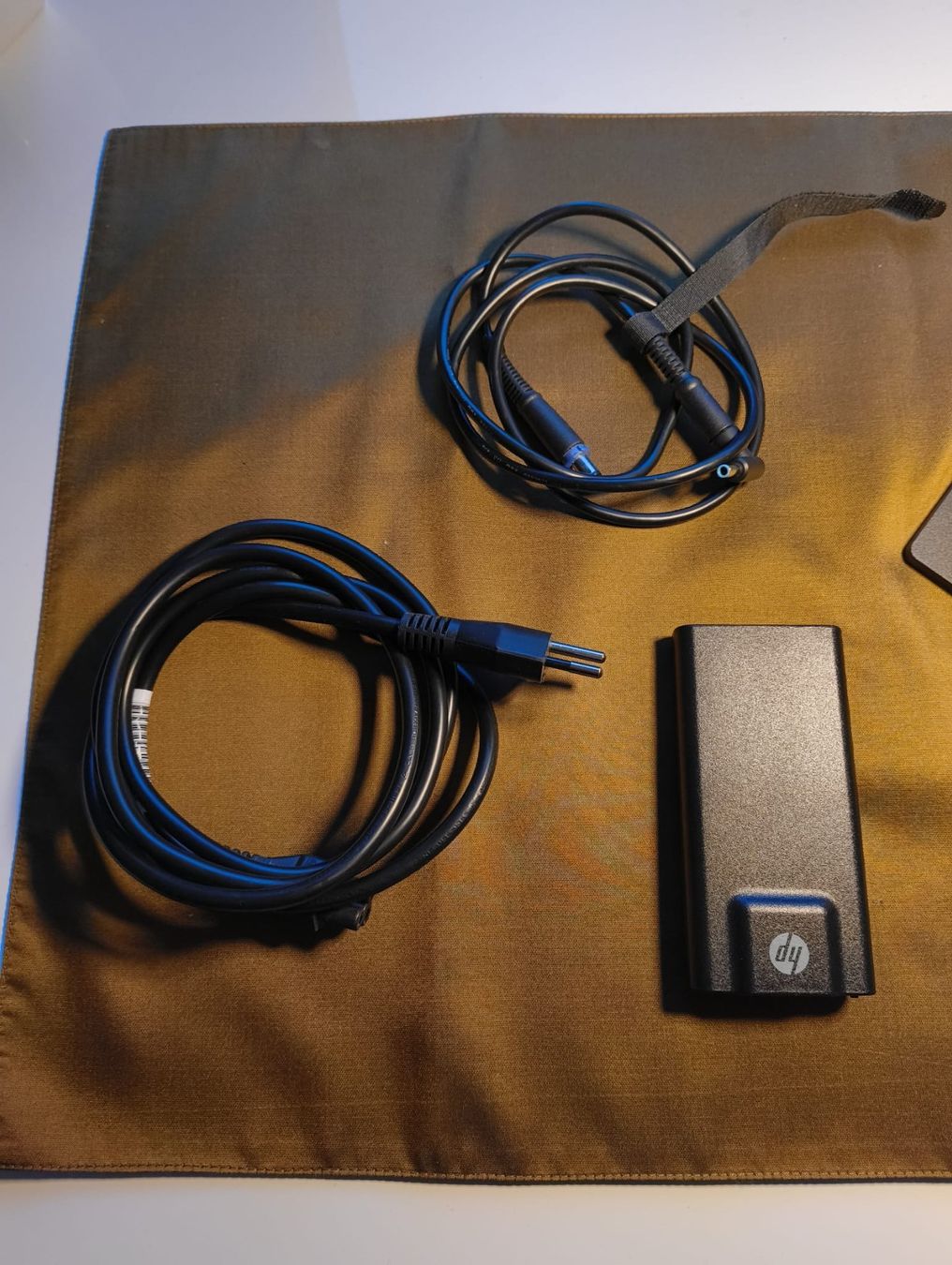 Hewlett Packard Caricabatterie: HP Travel Adapter – Usato da Tägerwilen venduto da Jarkley