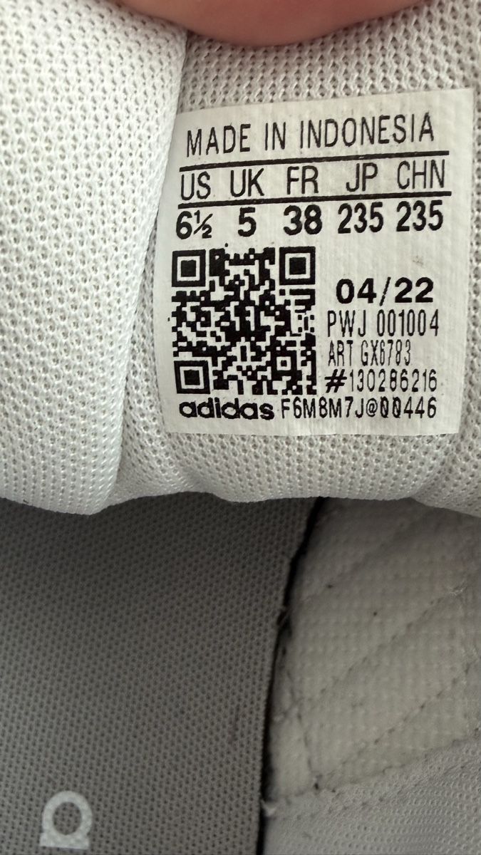 Adidas Scarpe da donna: Baskets Adidas Strutter, blanc et noir, taille 38 FR – Usato da Cham venduto da Ezhdoll 4