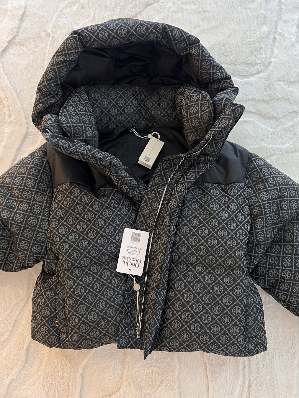 Tory Burch Giacche: Tory Burch size M- Quilted Jacquard Down Jacket – Nuovo e nell'imballaggio originale da Altdorf UR venduto da Swissglam 1
