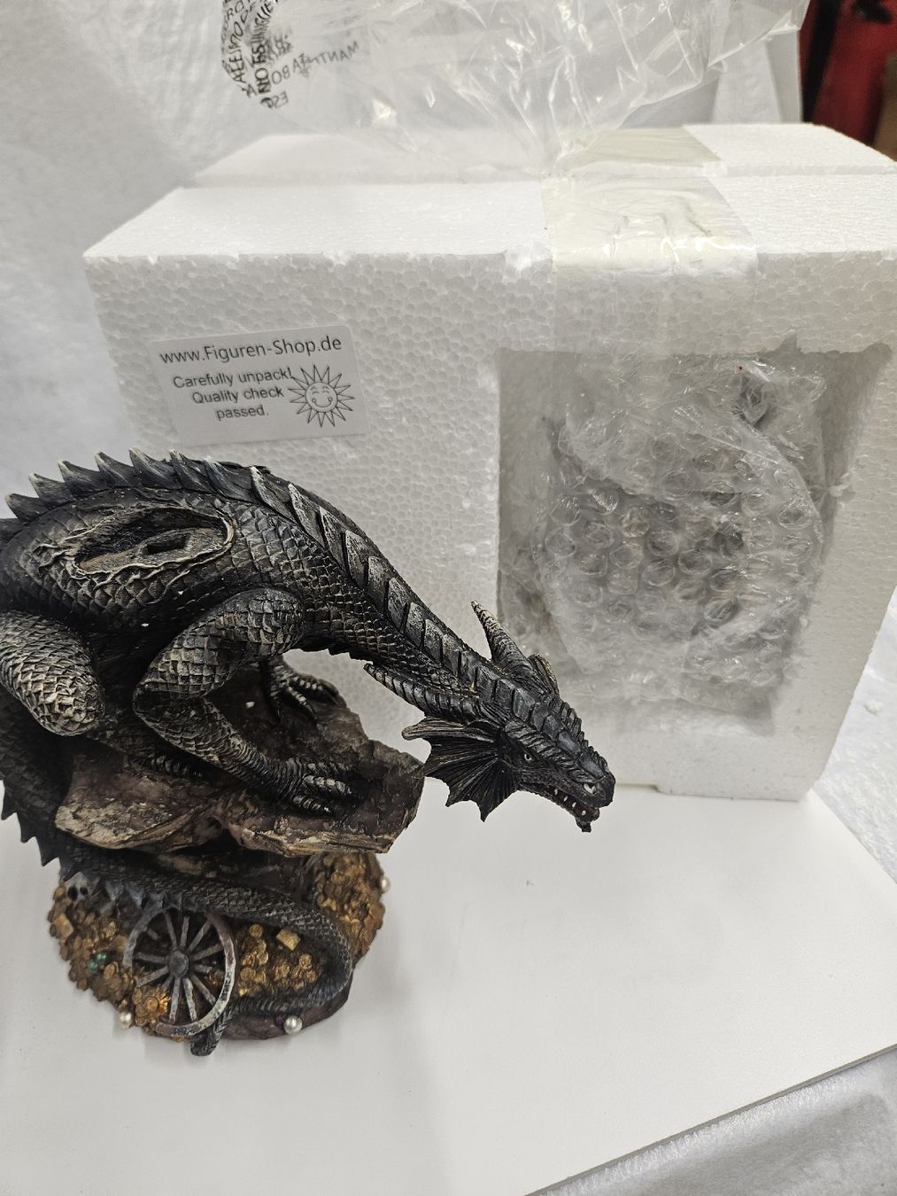 Statuette: Drache auf Fels  – Nuovo e nell'imballaggio originale da Dielsdorf venduto da Kenan997 1