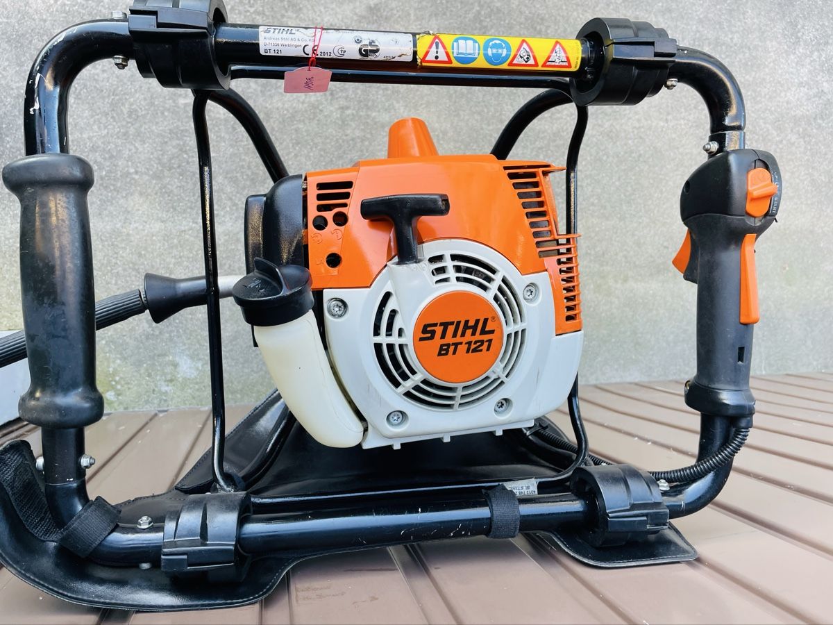 Stihl Tutte le macchine: Erdbohrer Stihl BT 121 , Profi – Usato da Würenlos venduto da Shop_Shop 7