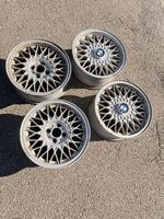 BMW E30 15 Zoll ET24 Felgen mit 2 Deckeln