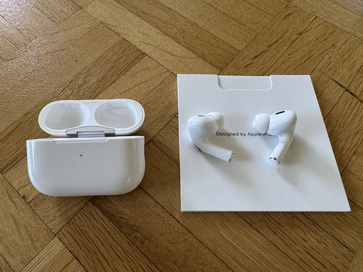 Apple Cuffie: AirPods Pro 2nd Gen with MagSafe – Usato da Zürich venduto da tako5din 1
