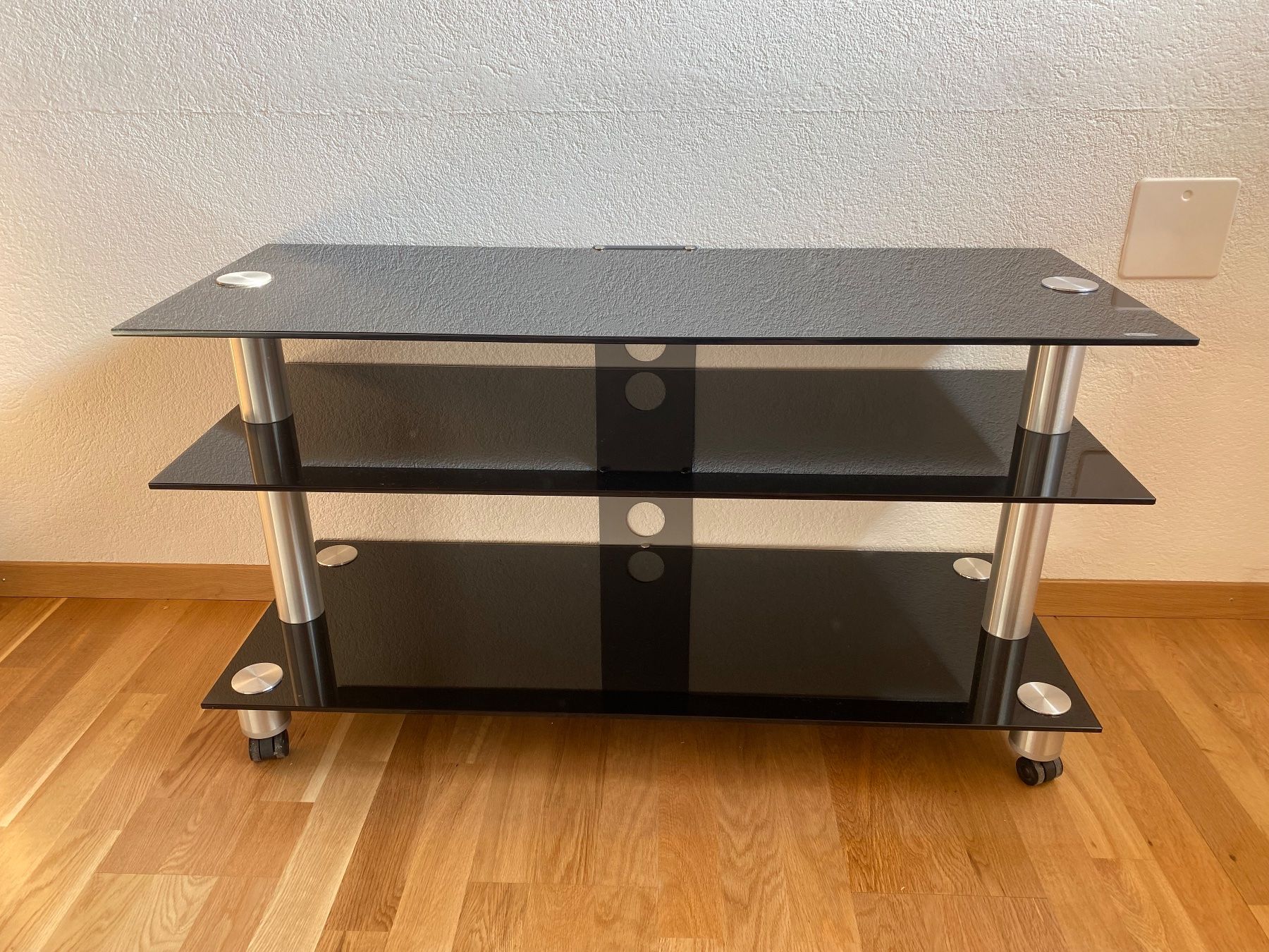 Mobili TV: TV-Möbel Glas Schwarz 3 Ablagen mit Rollen – Usato da Burgdorf venduto da gre_2ftz