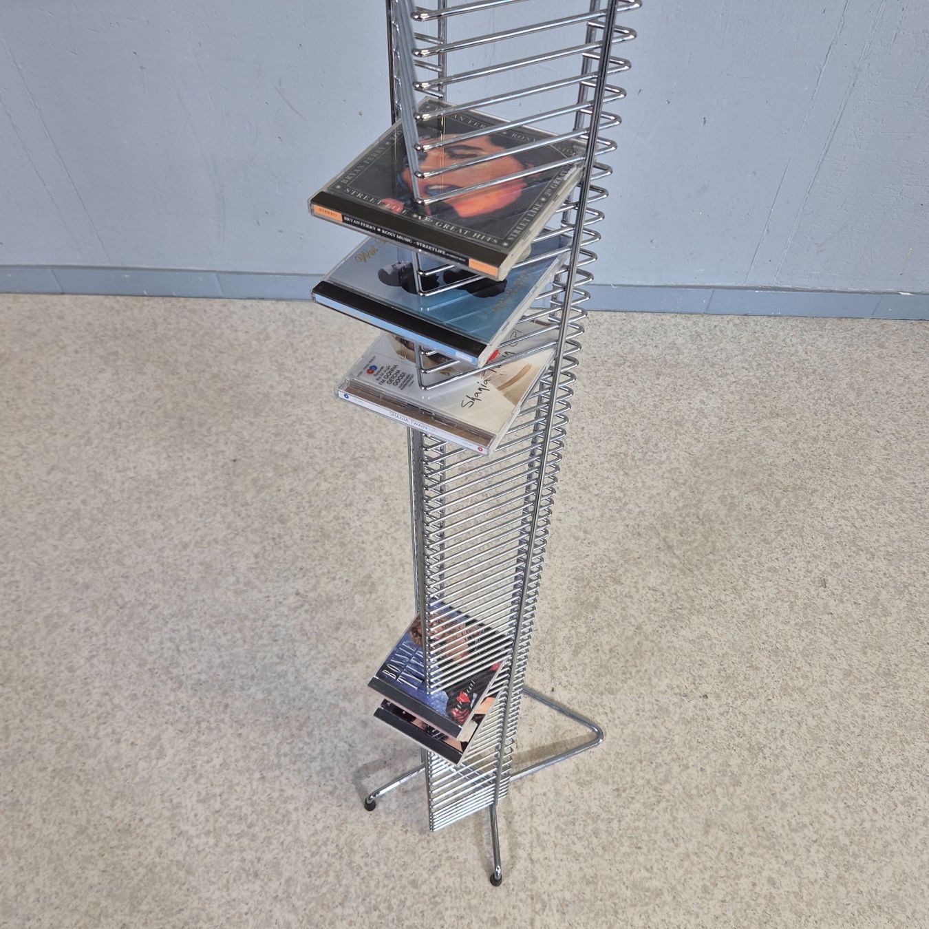 Scaffali: CD-Ständer CD-Regal Metall Chrom Regal 90 CD – Usato da Nottwil venduto da Wondewa-Shop