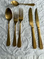 Goldfarbenes Besteck-Set, 36-teilig, neuwertig & schick