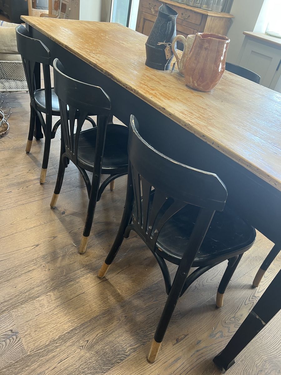 Set di tavolo e panche: Tisch 200cm schwarz mit 6Stühlen alter Tisch – Usato da Sirnach venduto da dasrosahaus 4