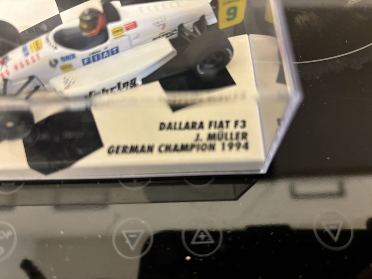 Minichamps Modellini d'auto: Neue Modellauto Dallara 1:43 von Minichamps – Nuovo e nell'imballaggio originale da Opfikon venduto da Cycomyco 1