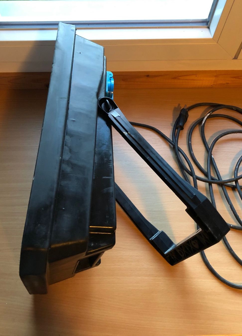 Electrotechnique: Baustellen-Scheinwerfer mit Stromverteilung – D'occasion à Buchs SG par Handyman77 1