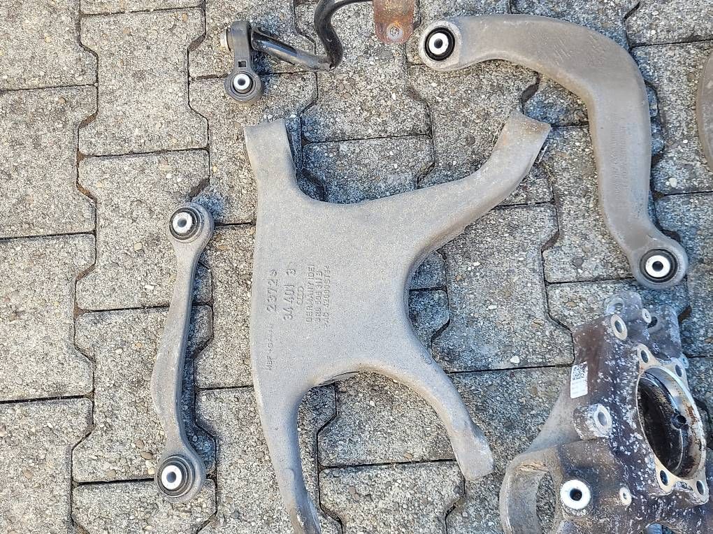 Tutti pezzi di ricambio auto: Audi A4 b8 quattro Hinterachsteile – Usato da Oberwangen TG venduto da tetzi10 3