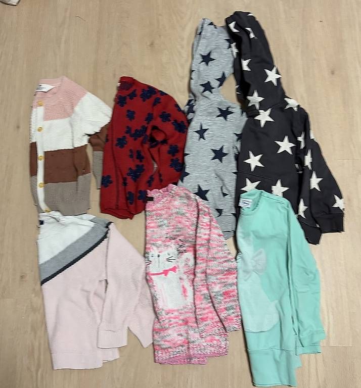 Lotti & Set di vestiti: Kleiderpaket Mädchen - Gr. 104 – Usato da Möriken AG venduto da tatitata 1
