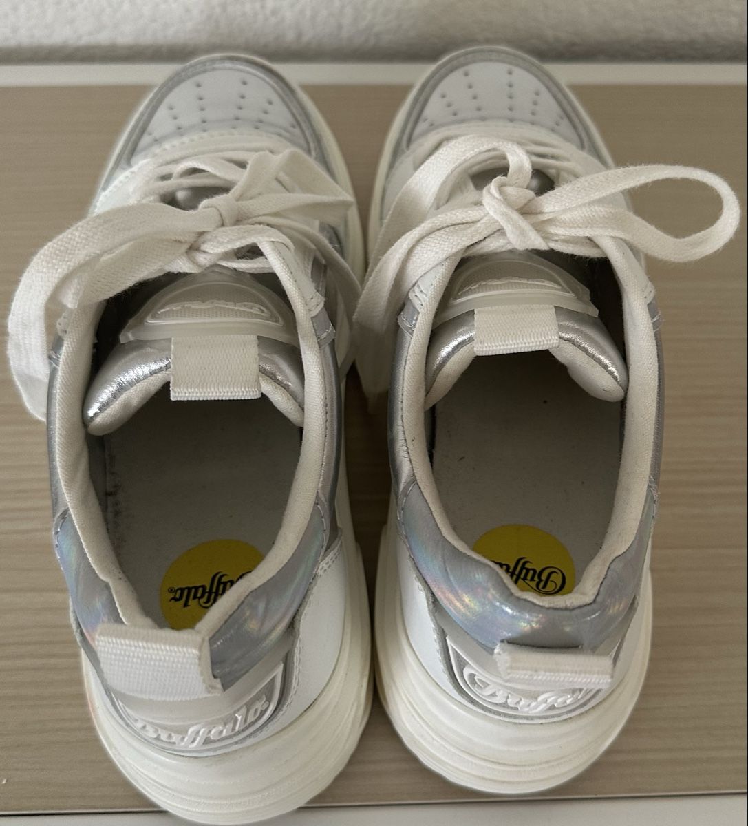 Buffalo Chaussures femmes: Buffalo Sneaker Gr. 37 – D'occasion à Mauensee par Braut-kleid 2