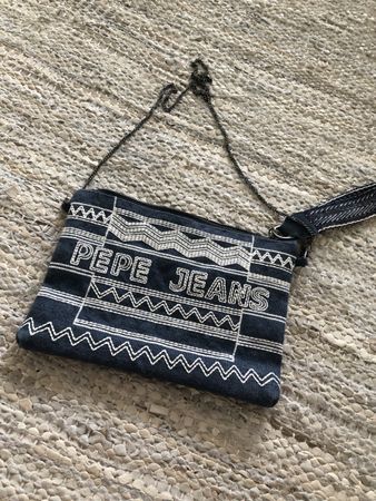 Pepe Jeans Umhängetasch, neuwertig - Perfekt für den Sommer!