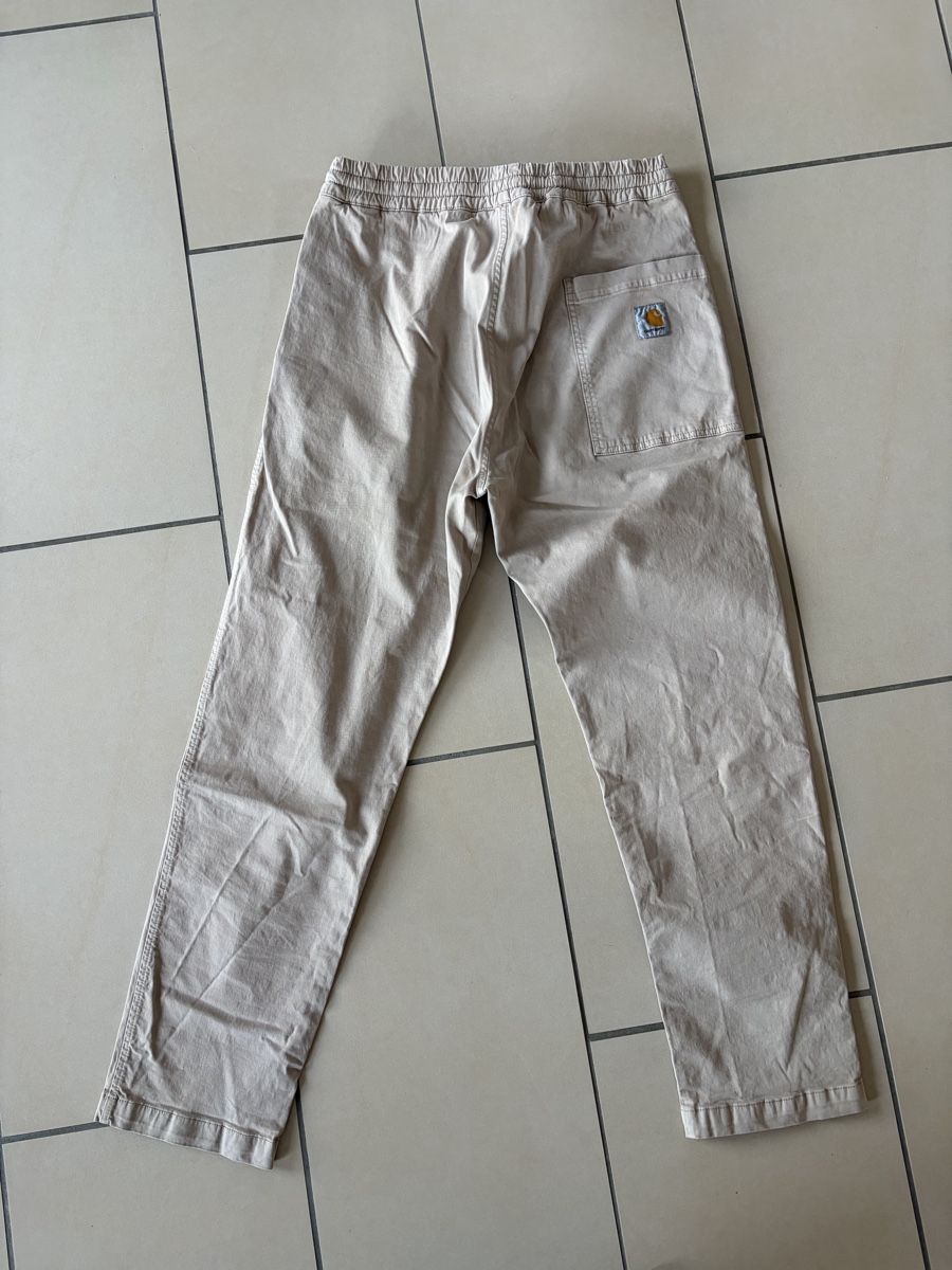 Carhartt Jeans: Pantalon Carhartt taille M beige – Usato da Vouvry venduto da Prune-el