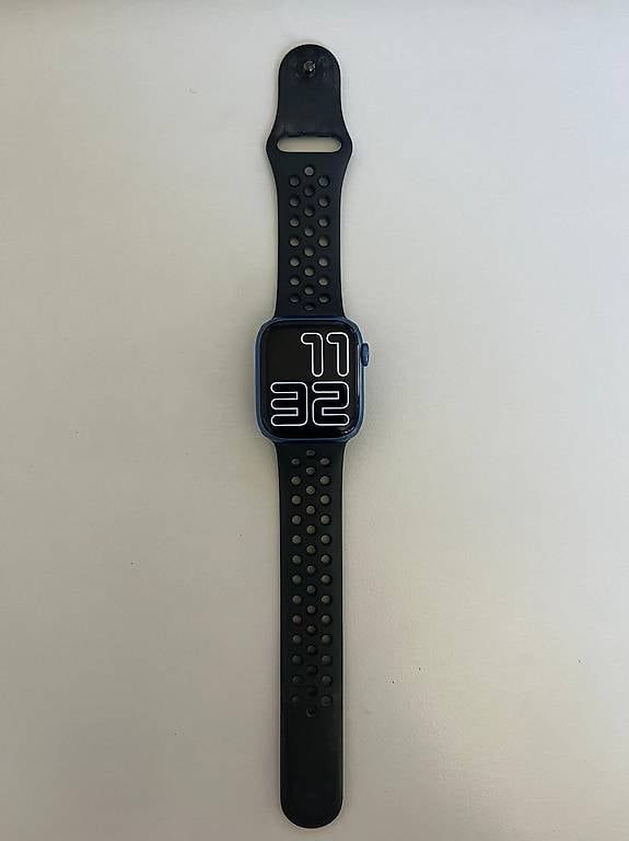 Apple Smartwatch: Apple Watch Series 7 (GPS + Cellular) – D'occasion à Ascona par smazuchis