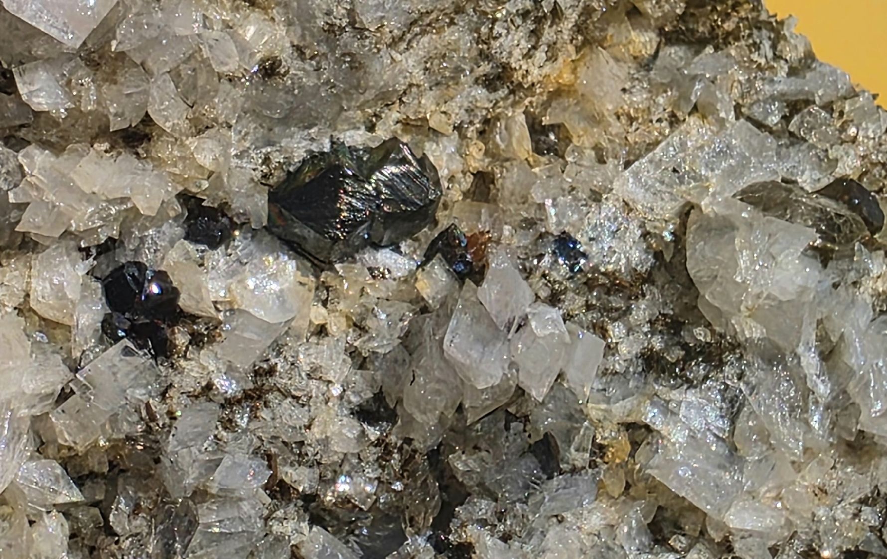 Mineralien & Heilsteine: Binntal = Magnetit, Hämatit, Rutil, Monazit. – Gebraucht aus Glis von nbu_65ys 5