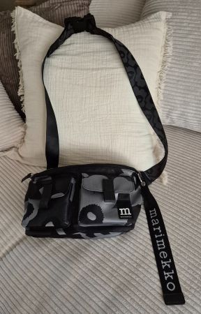 Marimekko Sling Bag Unikko Umhängetasche