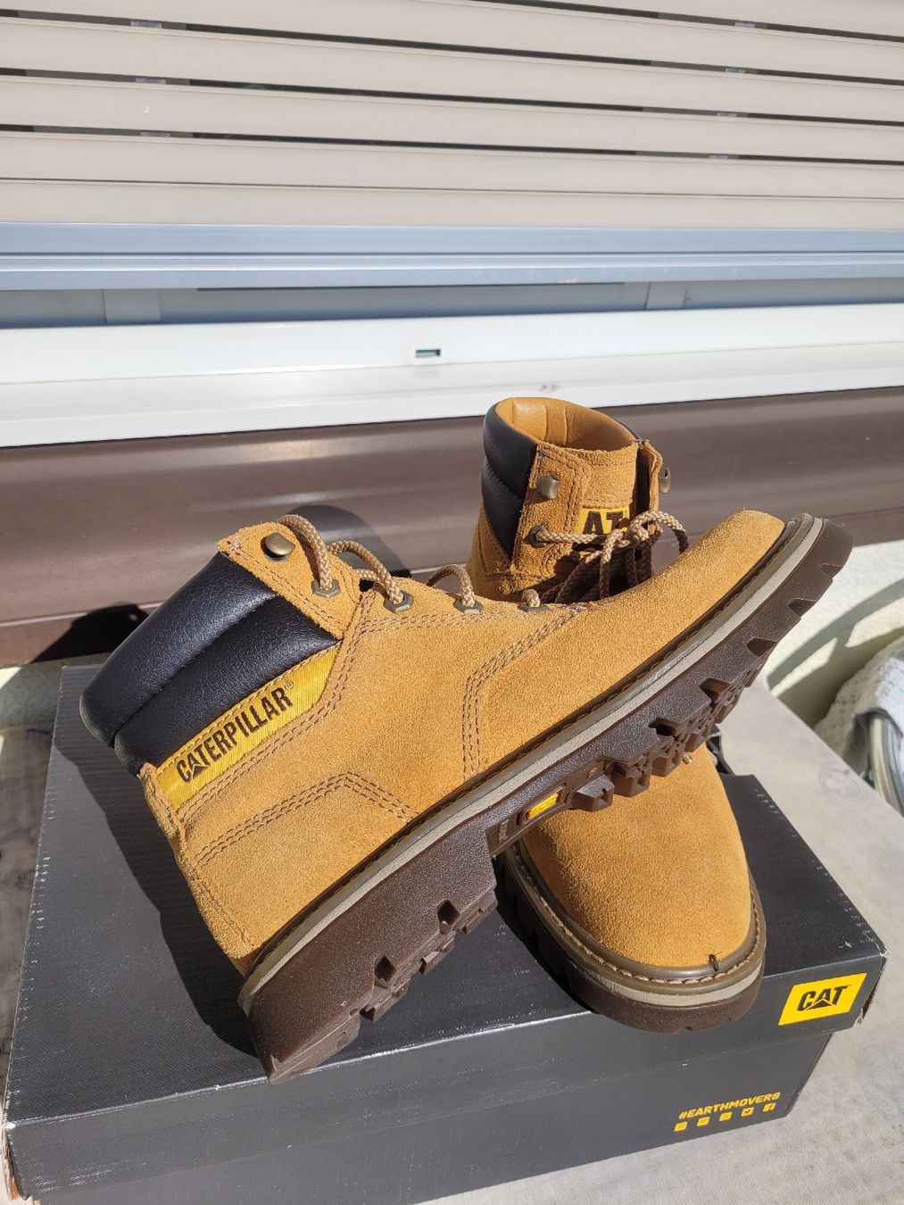 Scarpe da uomo: Bottes CAT Walking Machines nr.40 – Nuovo e nell'imballaggio originale da Courtaman venduto da Bluejazz