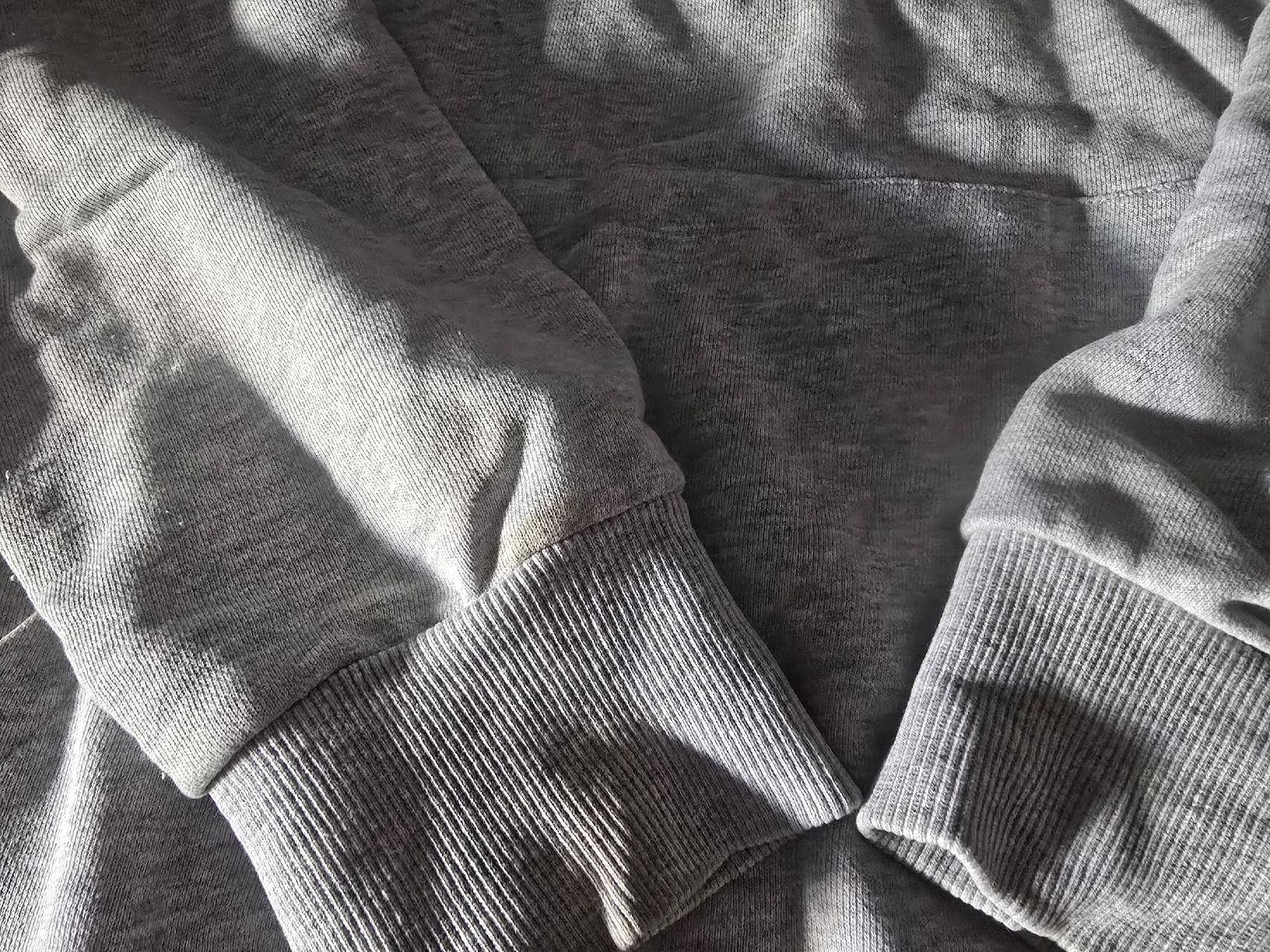 Maglioni & Felpe: Sweat à capuche Hummel gris taille L – Usato da Mont-sur-Lausanne venduto da Didinho 2
