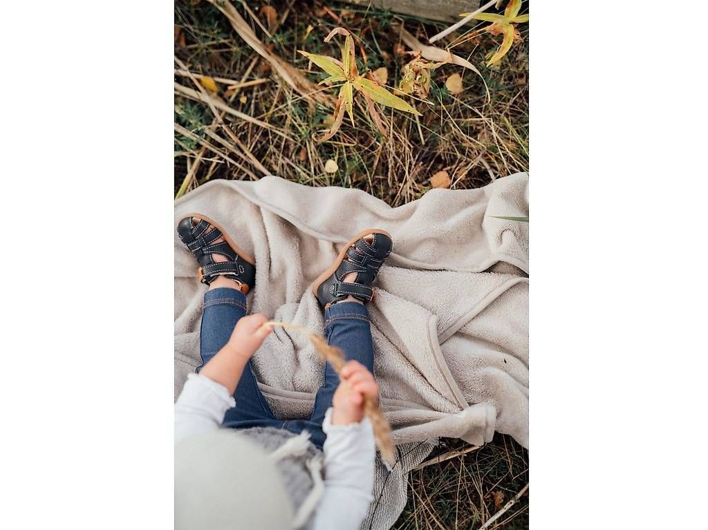 Scarpe per ragazzi: Sandalen Grösse 23 – Usato da Zürich venduto da Renidi 2