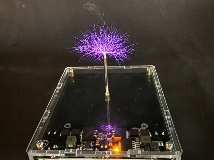 Tutte le macchine: Tesla Hochfrequenzgenerator – Nuovo (secondo la descrizione) da Lützelflüh-Goldb venduto da Elementis 1