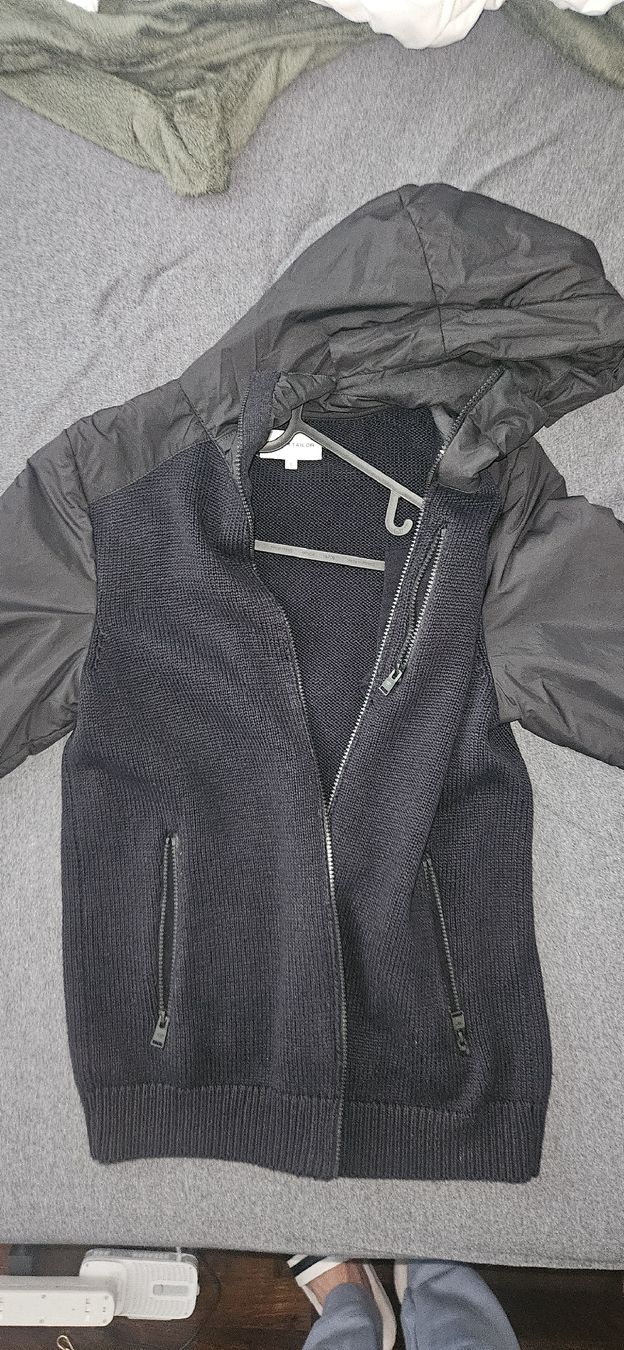 Tom Tailor Jacken: Tom Tailor Strickjacke mit Kapuze, Grösse S, Schwarz – Neu (gemäss Beschreibung) aus Schönenwerd von sch_2hzq 2