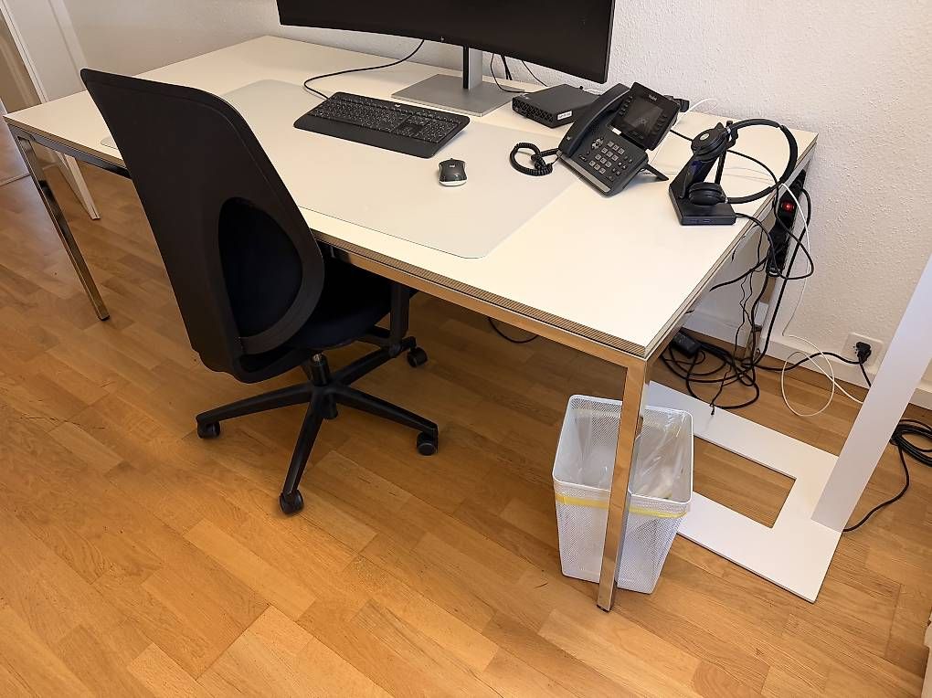 Scrivanie: Moderner Bürotisch – Usato da Reinach BL venduto da asi_ffz5 1
