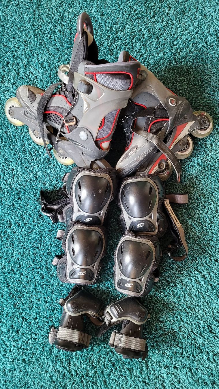 K2 Pattini in linea & Pattini a rotelle: K2 Inlineskates, Gr. 41.5, mit Schoner-Set – Usato da Warth venduto da aussieaussie