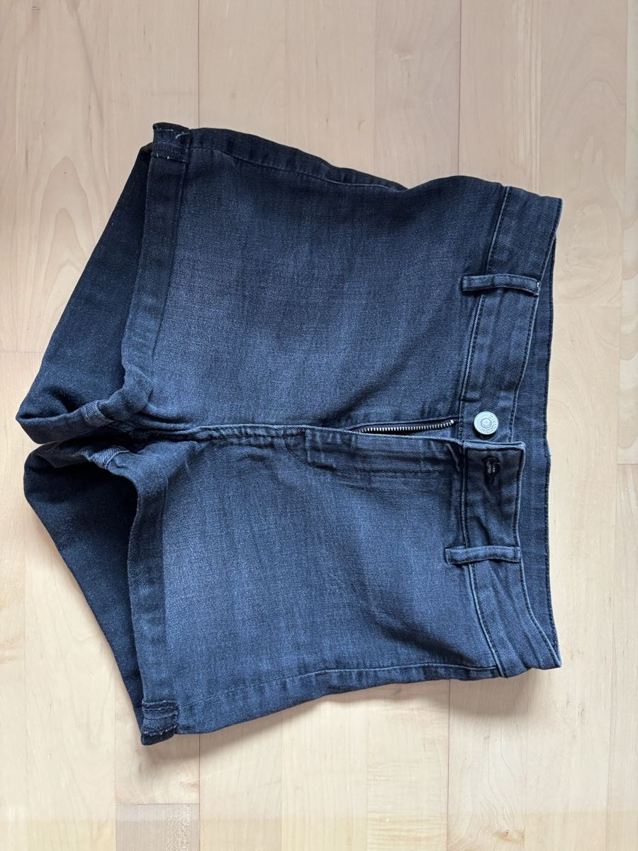 H&M Pantaloni: Kurze Hose schwarz 38 – Usato da Kesswil venduto da Branca-01 1