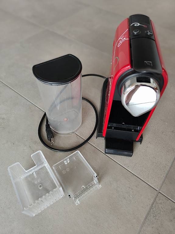 Kaffeemaschinen & Espressomaschinen: Nespresso Maschine  – Gebraucht aus Wauwil von tompreston