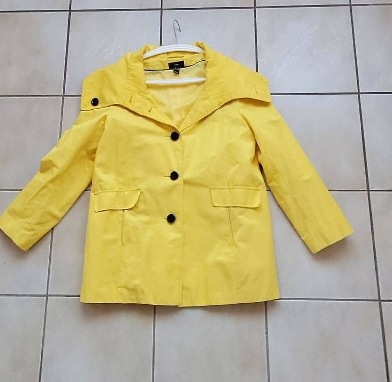H&M Vestes: Dünne Jacke/ Grösse 44 – D'occasion à Kallnach par _blub_