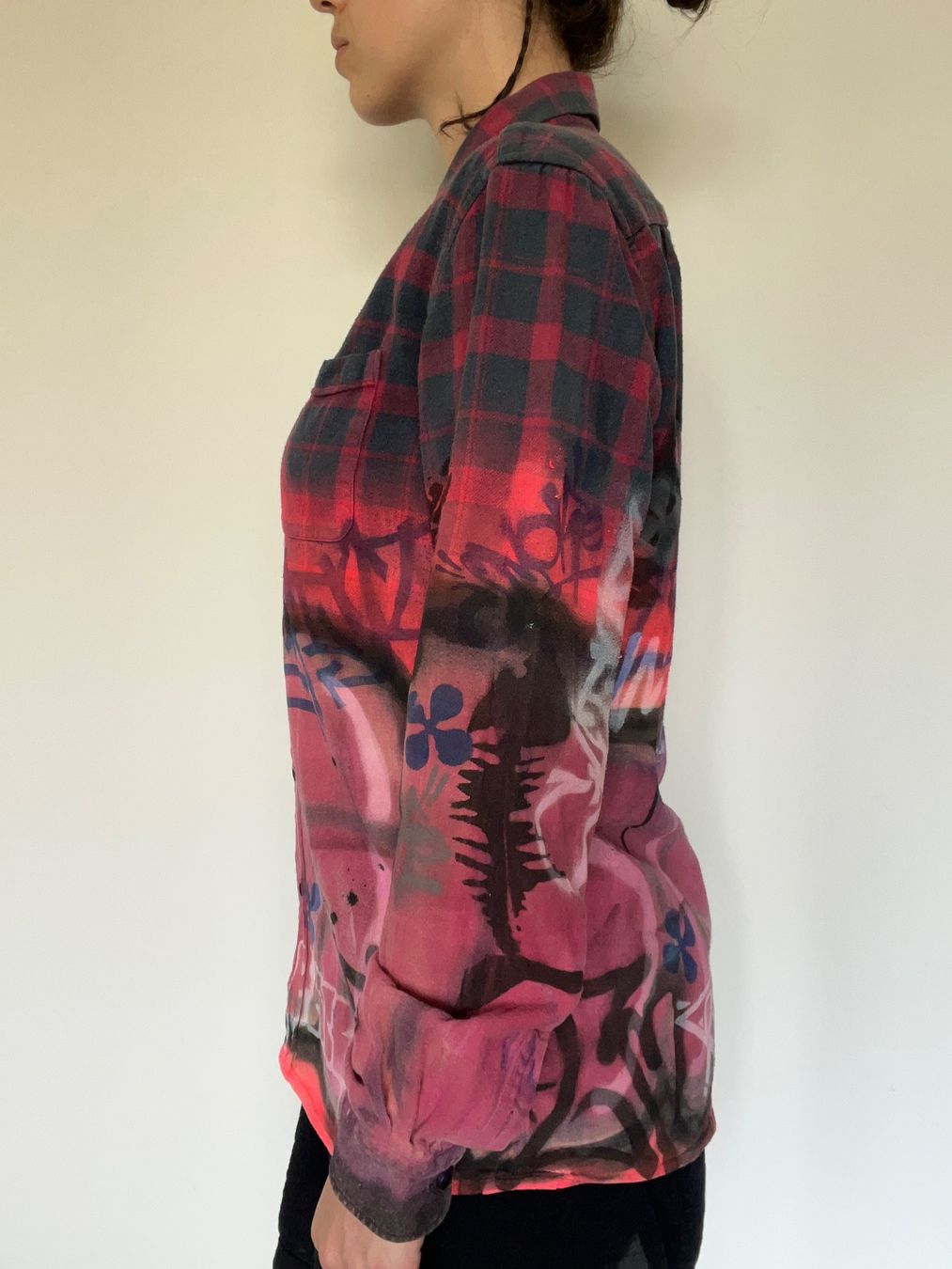 Hemden: Recycled Graffiti Flannel Shirt – Gebraucht aus Bolligen von Zigentala 1