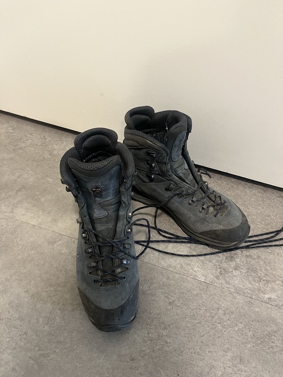 Lowa Damenschuhe: Lowa Wanderschuhe Grösse 41.5 – Gebraucht aus Bern von dan_8dwn