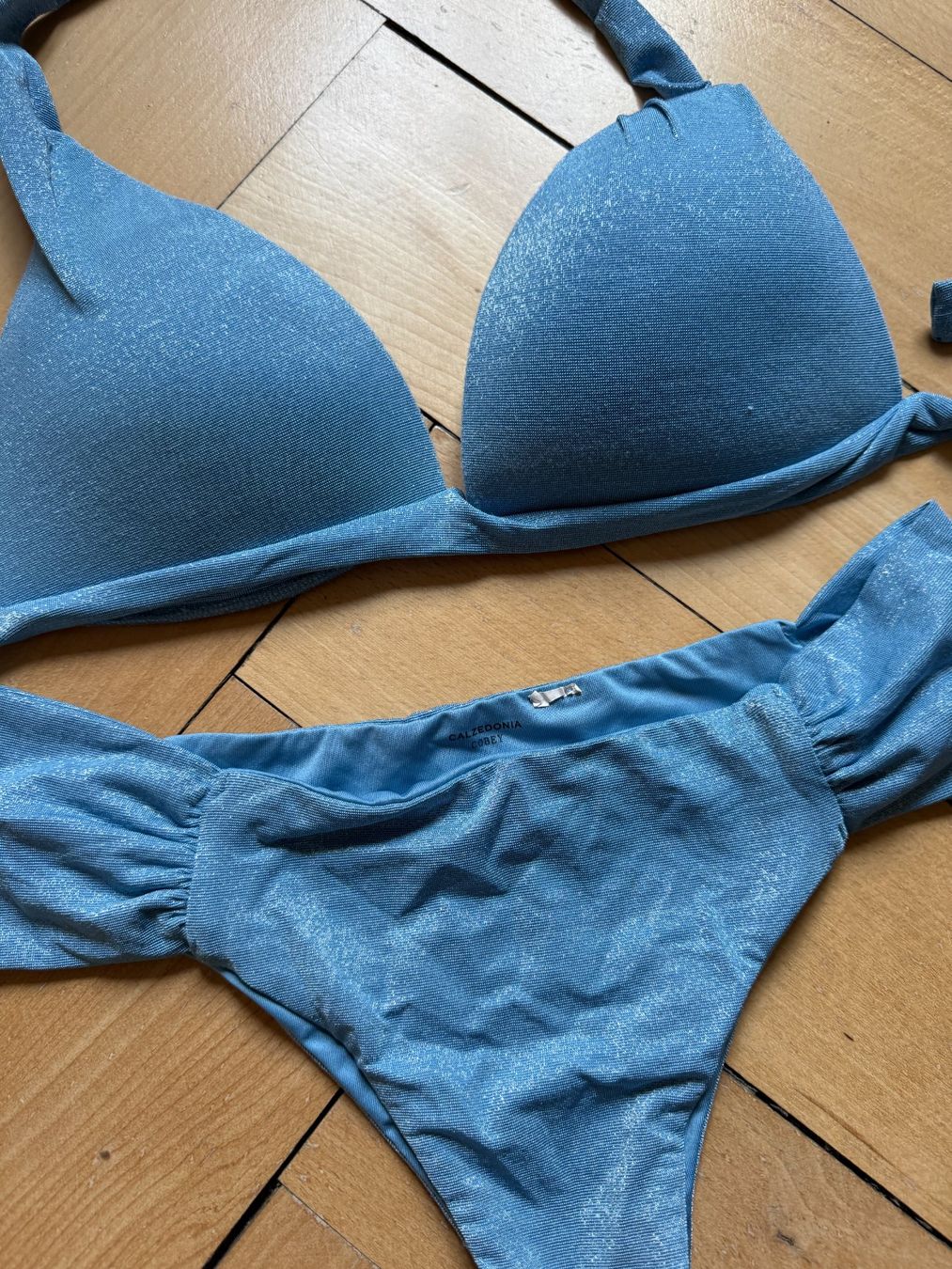 Calzedonia Badekleider & Bikinis: CALZEDONIA - Bikini hellblau schimmernd M – Gebraucht aus Zürich von Diazaio 1