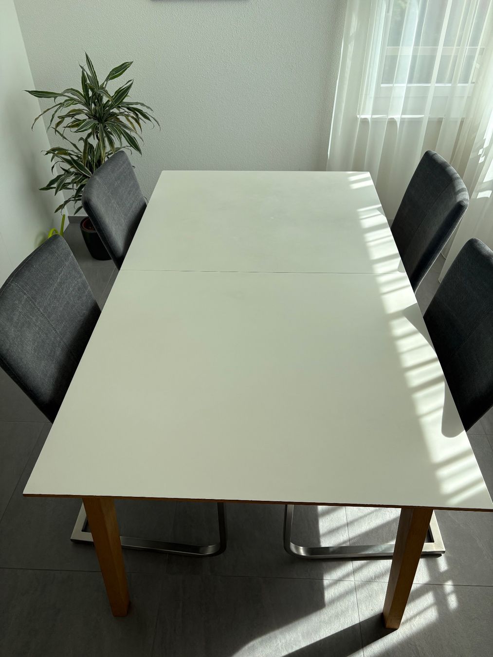 Livique Tavoli: Esstisch Sinthya Weiss Holz, 160cm – Usato da Frauenfeld venduto da GinaS7 1