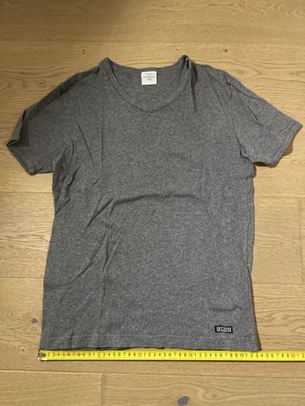 Graues T-Shirt, Grösse S/6, 100% Baumwolle, Top Zustand!